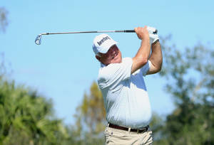 Mark O'meara Smiling While Playing Golf Wallpaper