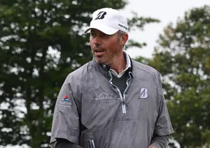 Matt Kuchar In Gray Shirt Wallpaper