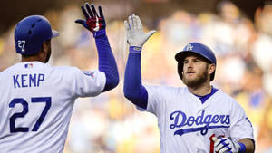 Max Muncy High Five Wallpaper