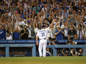 Max Scherzer With Baseball Fans Wallpaper