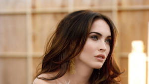 Megan Fox Beautiful Gold Earrings Wallpaper