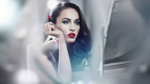 Megan Fox Mirror Red Lipstick Wallpaper