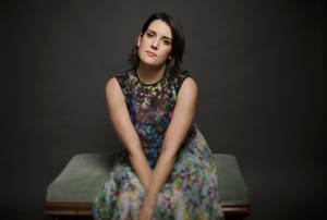 Melanie Lynskey Dress Creative Portrait Wallpaper