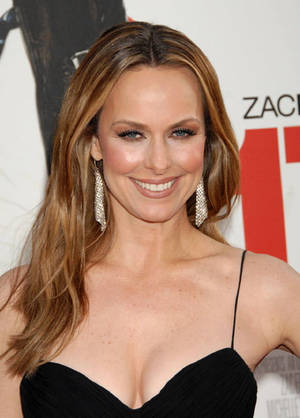 Melora Hardin In 17 Again Red Carpet Premiere Wallpaper