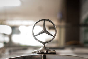Mercedes-benz Emblem Close-up Wallpaper