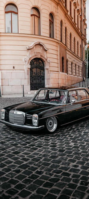 Mercedes Benz W114 Historic Building Wallpaper