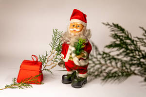Merry Christmas Santa Claus Figurine Wallpaper