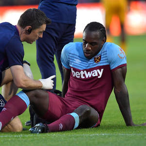 Michail Antonio Being Treated Wallpaper