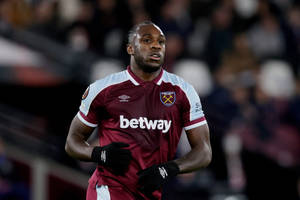 Michail Antonio Black Gloves Wallpaper