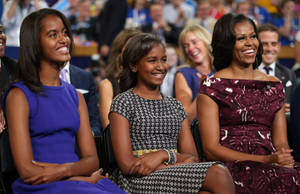 Michelle Obama With Daughters Wallpaper