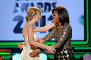 Michelle Obama With Taylor Swift Wallpaper