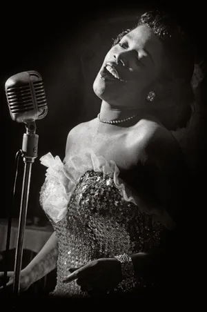 Microphone Holiday Sarah Vaughan Night Performance Wallpaper