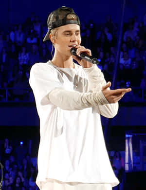 Microphone On Justin Bieber 2015 Wallpaper