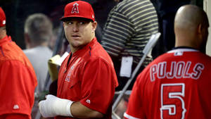 Mike Trout Hand Injury Wallpaper