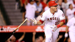 Mike Trout Losing The Bat Wallpaper