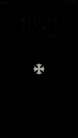 Minimalist Chrome Hearts Icon Wallpaper