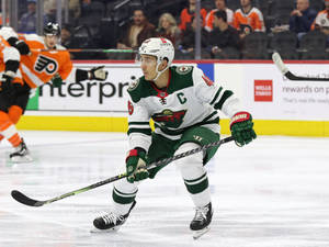 Minnesota Wild Defenseman Jared Spurgeon Against Philadelphia Flyers Wallpaper