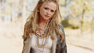 Miranda Lambert Pearl Necklaces Wallpaper