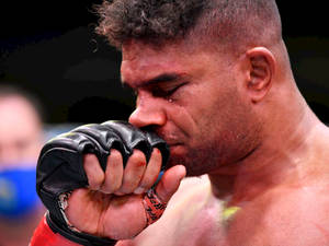 Mma Fighter Alistair Overeem Crying Wallpaper