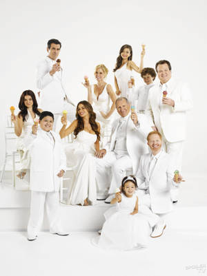 Modern Family All White Wallpaper