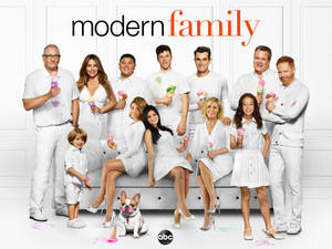 Modern Family Season 10 Wallpaper