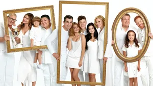Modern Family Sitcom Season 8 Poster Wallpaper