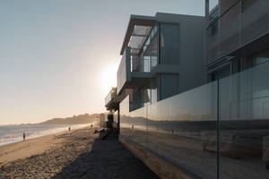 Modern Malibu Beach Inn Hotel Wallpaper