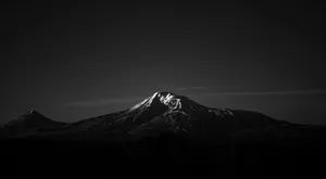 Monochrome Mountain Peaks Sunrise Wallpaper