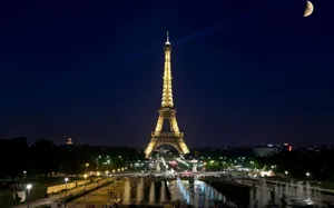Moonlight At Paris Eiffel Tower Wallpaper