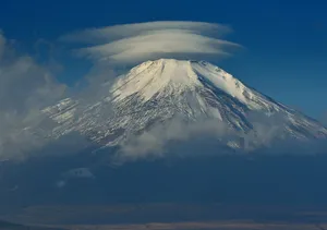 Mount Fuji Cloudy Peak Wallpaper