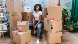 Moving Package Box Happy Girl Photography Wallpaper