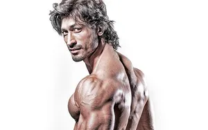 Muscular Indian Hero Hd Vidyut Jammwal Wallpaper