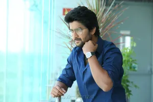 Nani In Blue Long Sleeve Polo Wallpaper