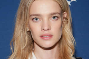 Natalia Vodianova Glowing In Her Hour Of Glamour Wallpaper