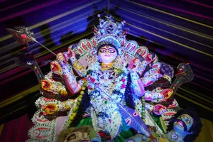 Navratri In Floral Dress Wallpaper