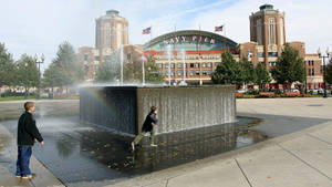 Navy Pier Kids Playing Fountain Wallpaper