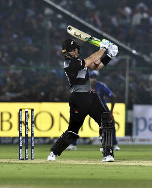 New Zealand Cricket Martin Swinging Bat Wallpaper