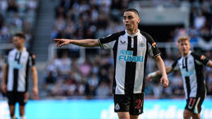 Newcastle United Fc Player Pointing Hand Wallpaper