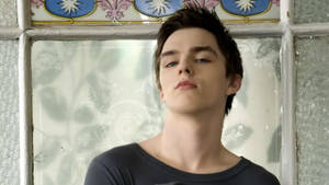 Nicholas Hoult Head High Wallpaper