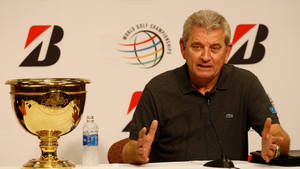 Nick Price Presidents Cup Trophy Wallpaper