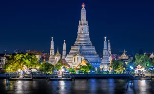 Night Photograph Of Wat Arun Wallpaper