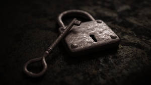 Old Lock And Key Wallpaper