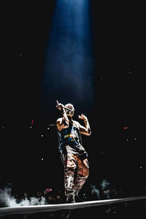 On-stage Kanye West Android Wallpaper