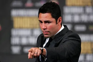 Oscar De La Hoya Pointing Wallpaper