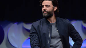 Oscar Isaac Simple Outfit Wallpaper