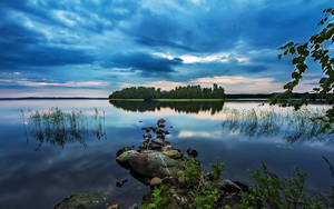 Outdoor Rocky Lakefront Wallpaper