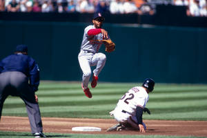 Ozzie Smith Playing Baseball Wallpaper