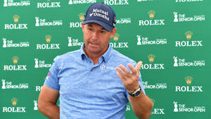 Padraig Harrington Being Interviewed Wallpaper