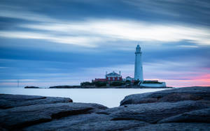 Pale Sky Lighthouse Wallpaper