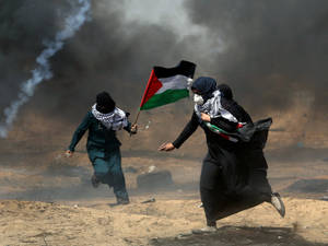 Palestine Citizens Running Away Wallpaper
